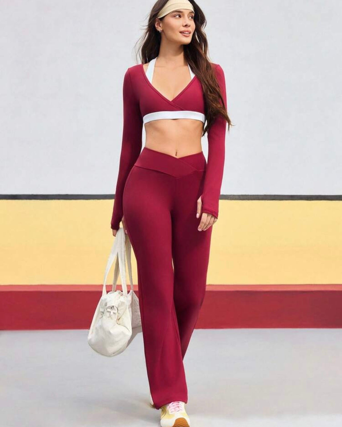 Conjunto deportivo rojo y blanco