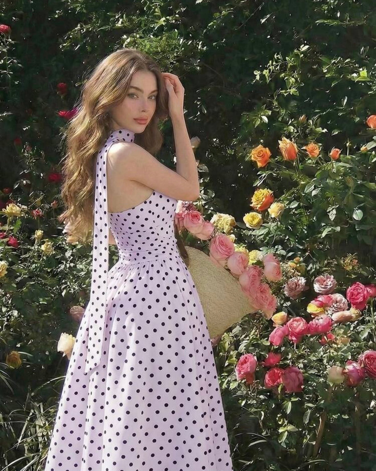 Vestido elegante púrpura con puntos