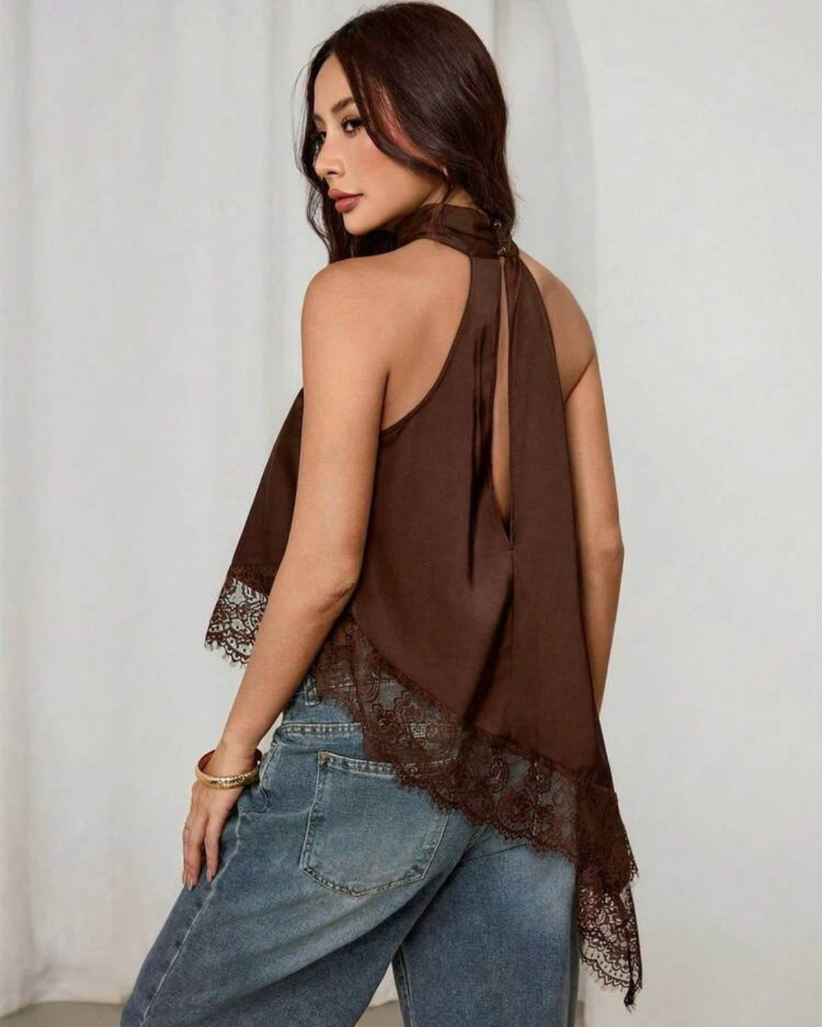 Blusa café asimétrica