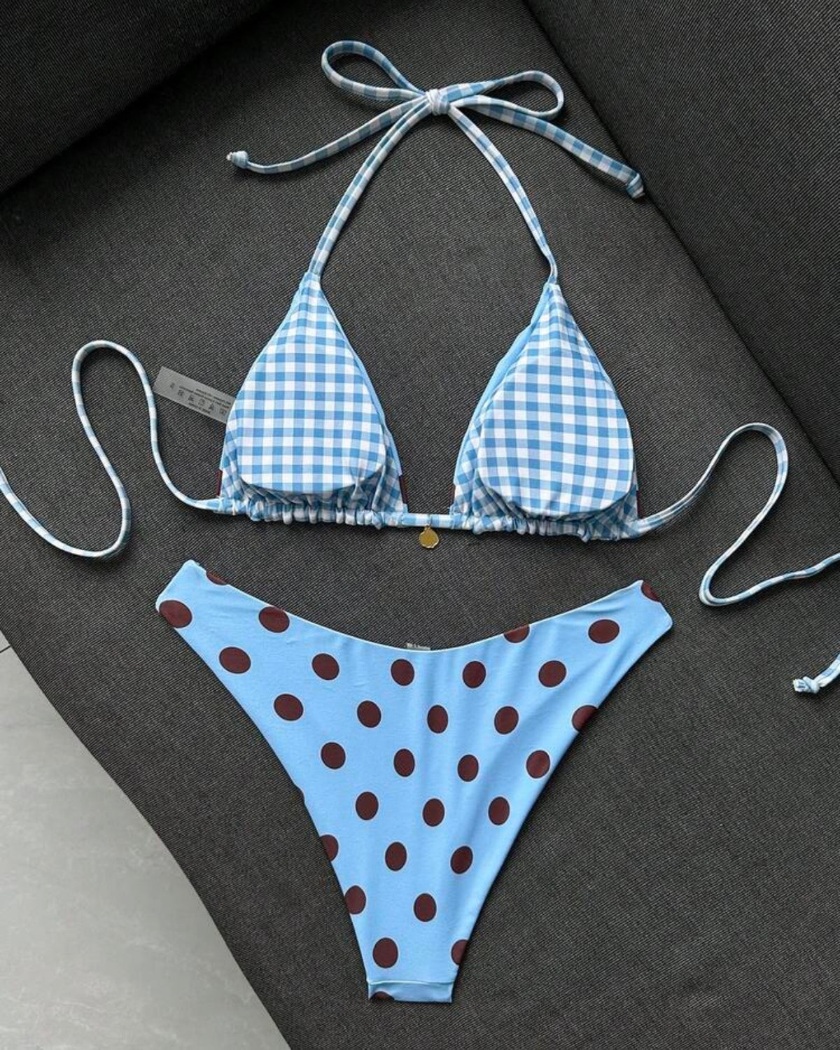 Traje de baño celeste con puntos