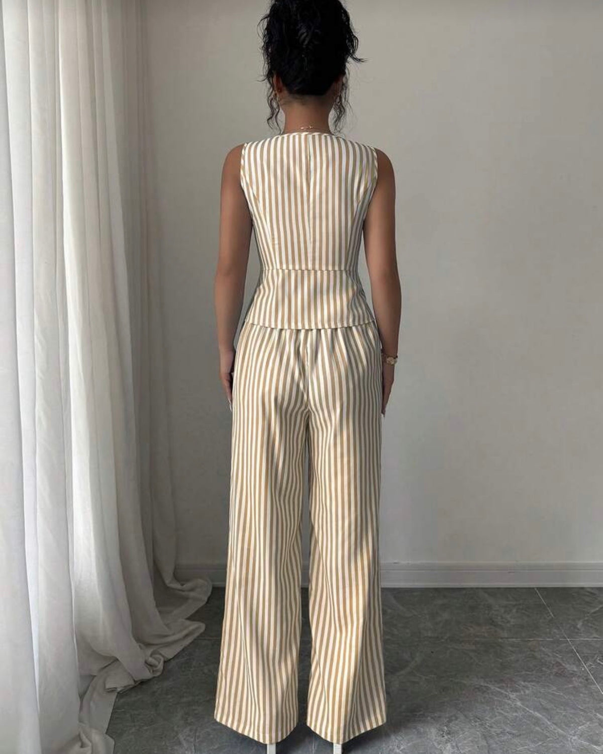 Conjunto de rayas amarillo
