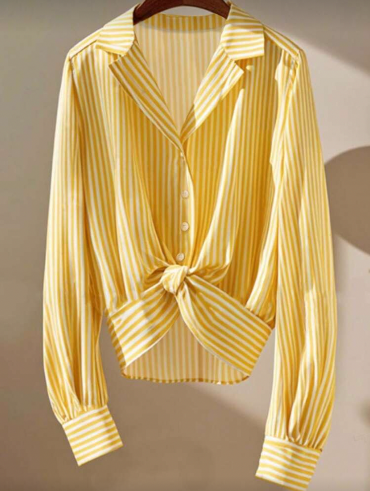 Camisa de rayas amarillas