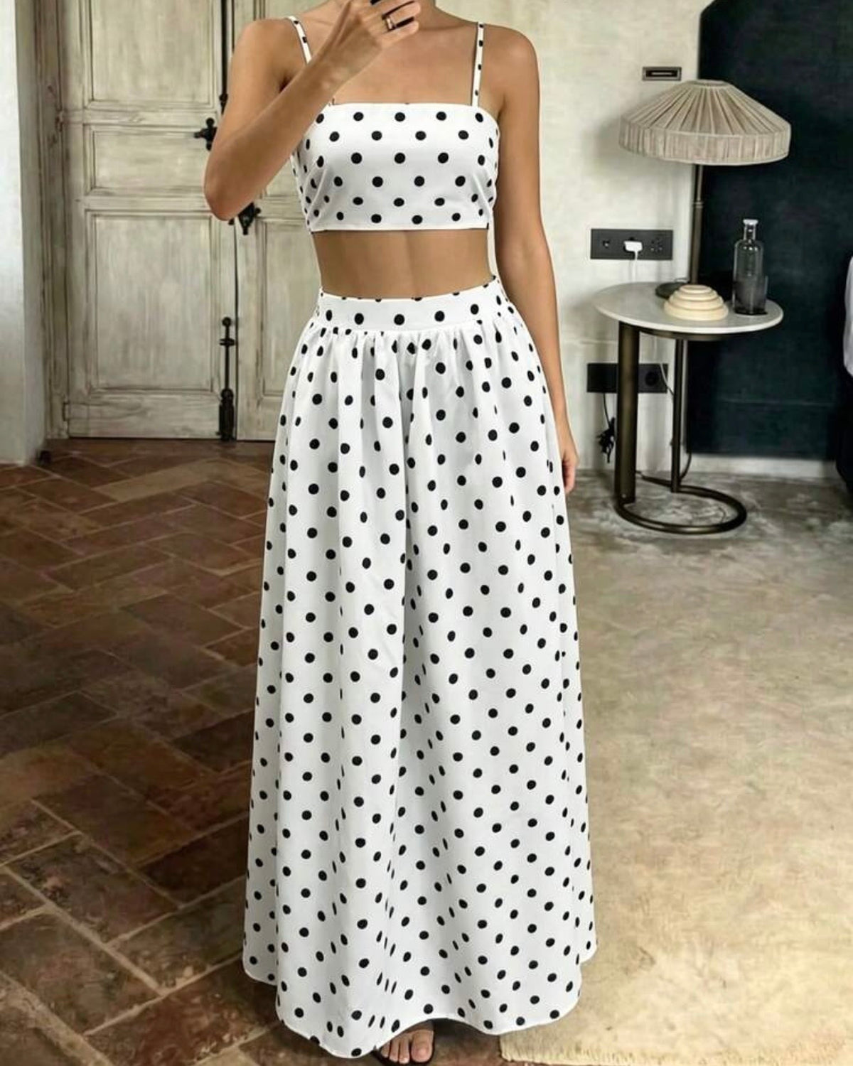 Conjunto blanco con puntos