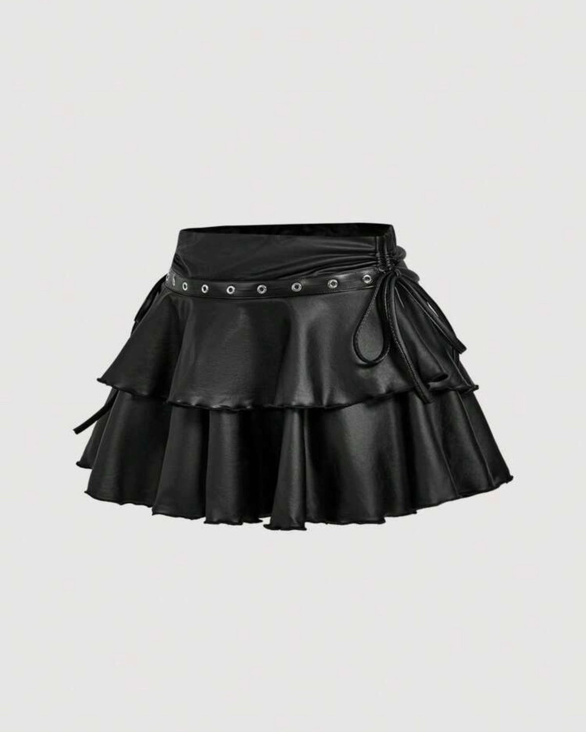 Falda negra de vuelos